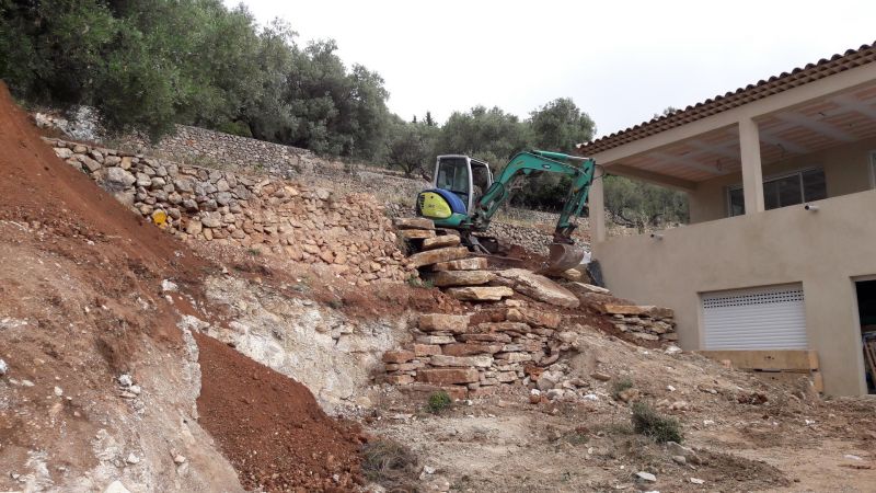 Création d' un escalier en pierres sur Ollioules